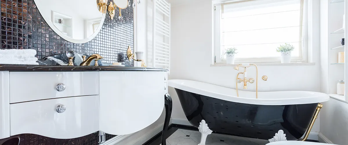 vintage black and white bathroom